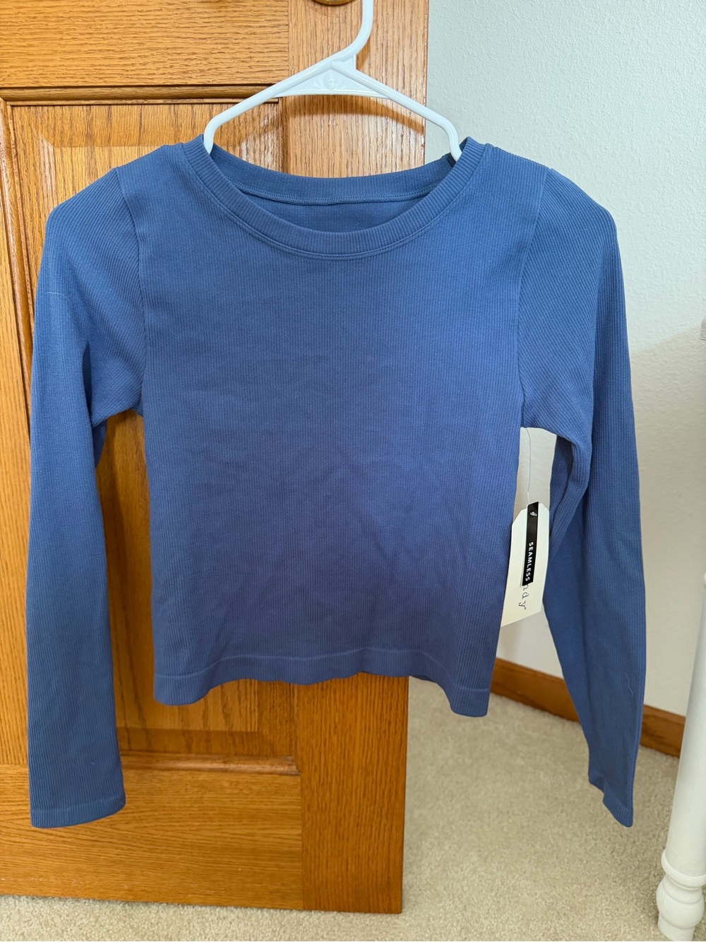 Womens Long-Sleeve Ribbed Crop Top